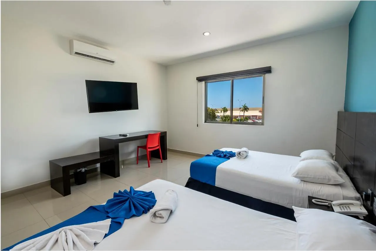 פלאייה דל כרמן Hotel Ambra